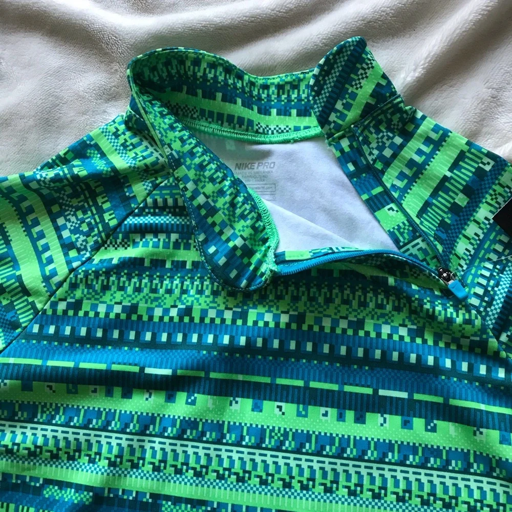 Nike Pro Combat Hyperwarm Flash mock 1/4 zip top